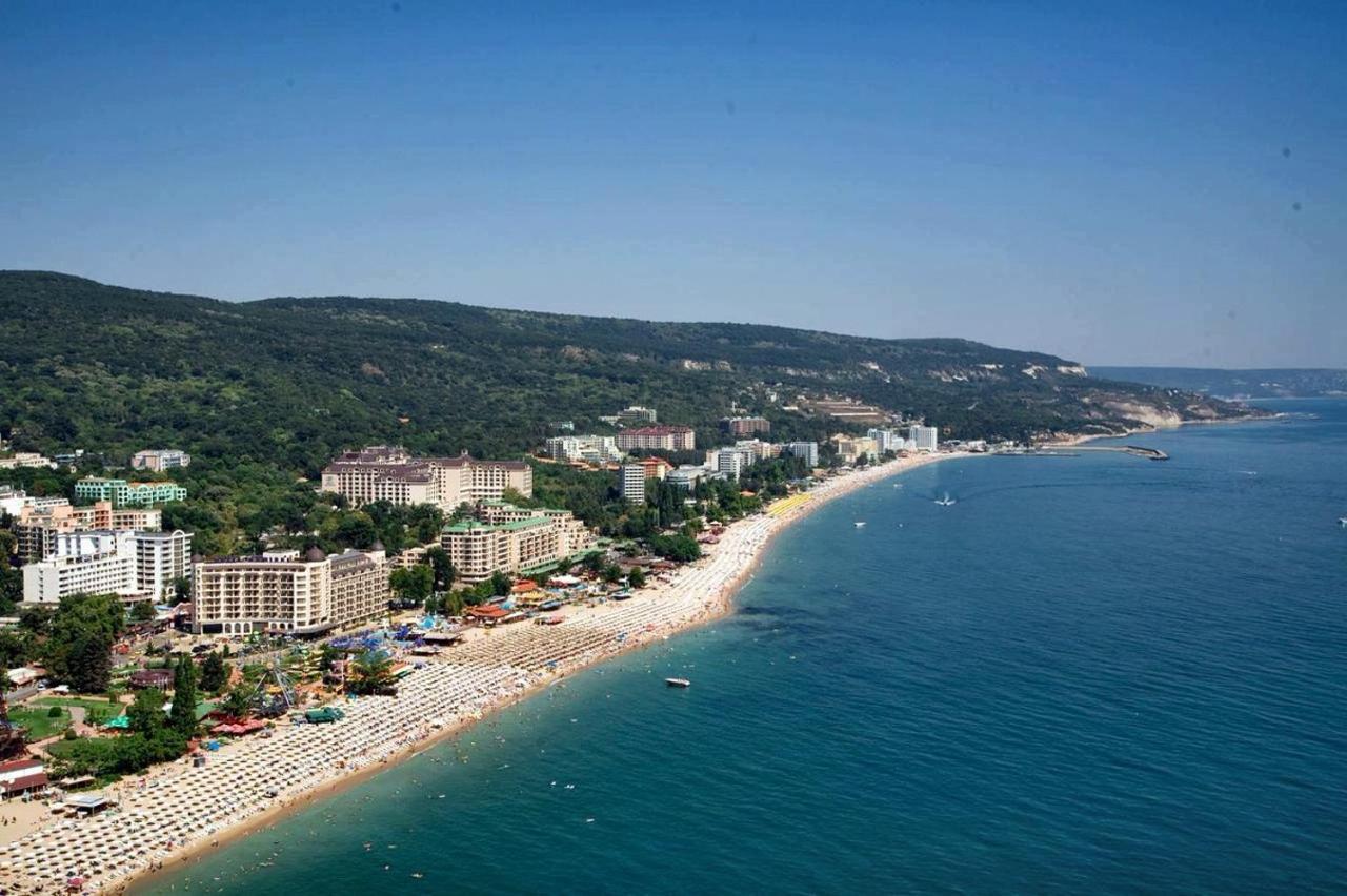 Golden Sands Rentals Apartments Esterno foto