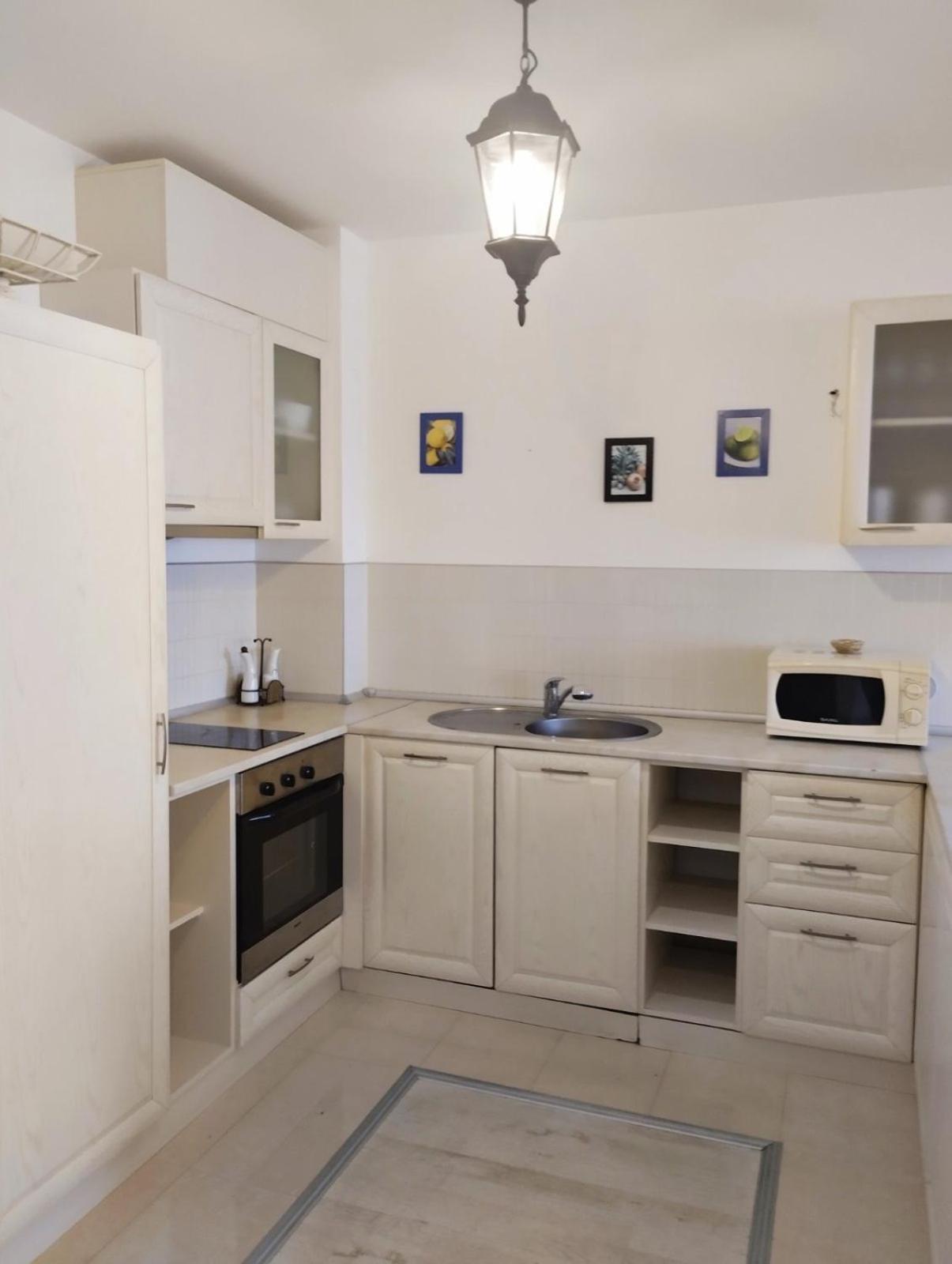 Golden Sands Rentals Apartments Esterno foto