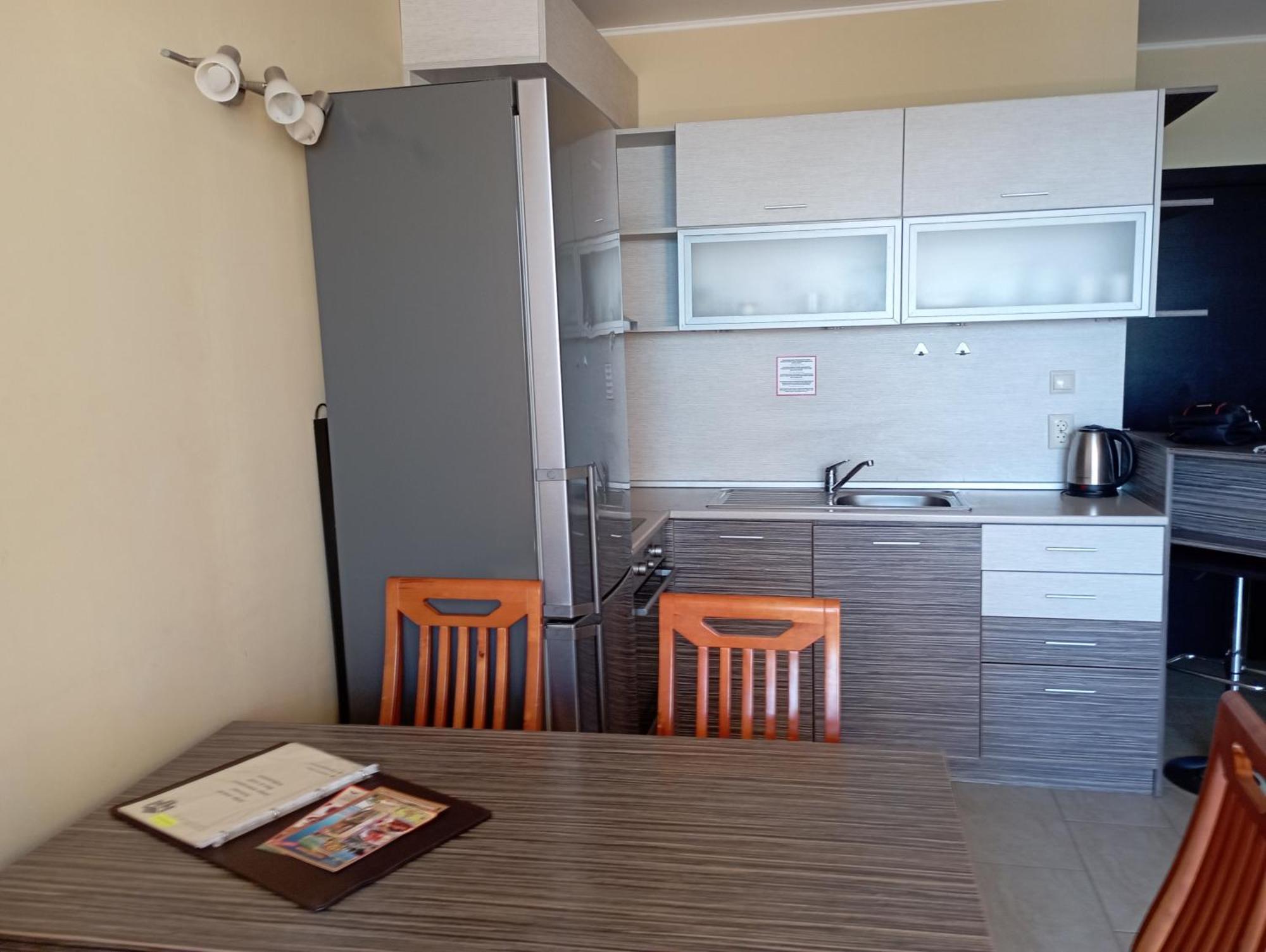 Golden Sands Rentals Apartments Esterno foto