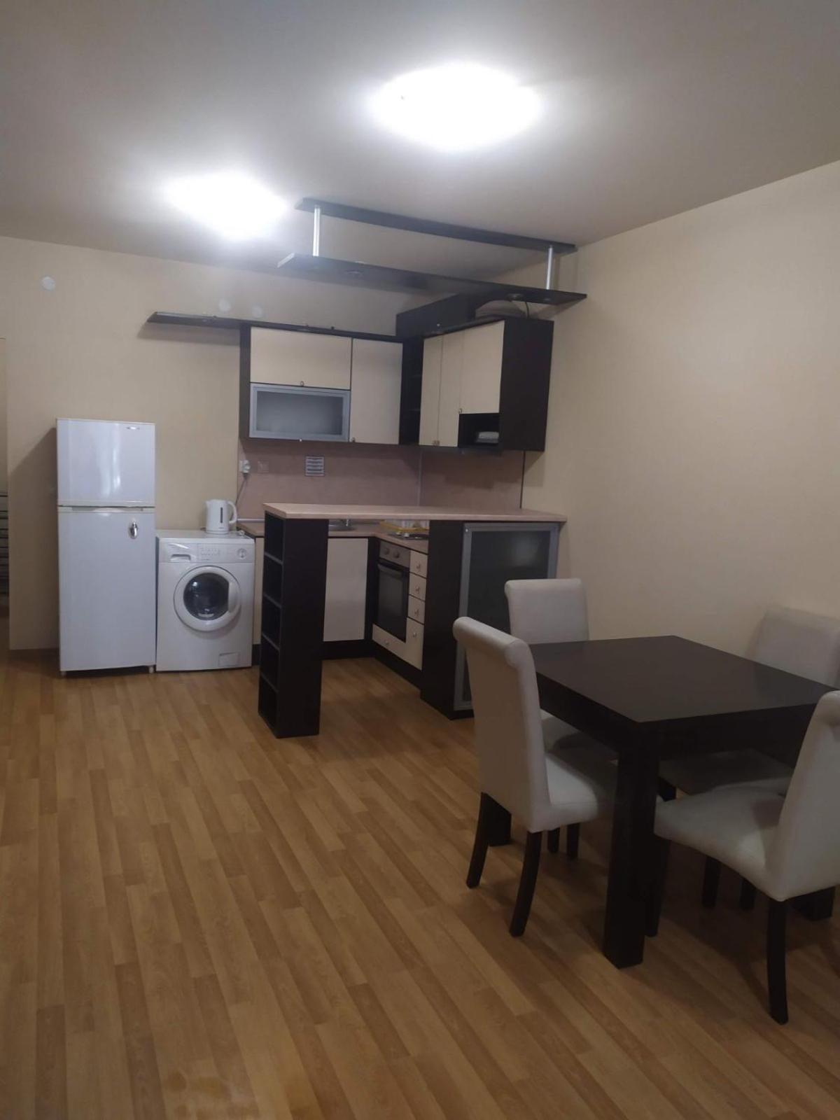 Golden Sands Rentals Apartments Esterno foto