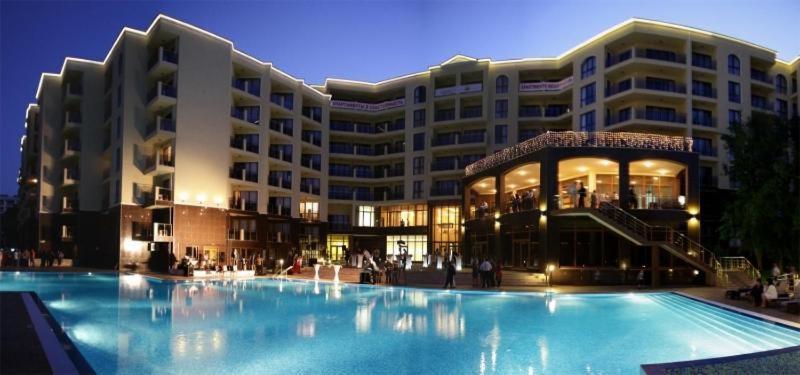 Golden Sands Rentals Apartments Esterno foto