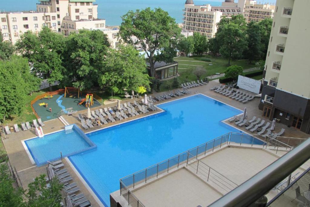 Golden Sands Rentals Apartments Esterno foto