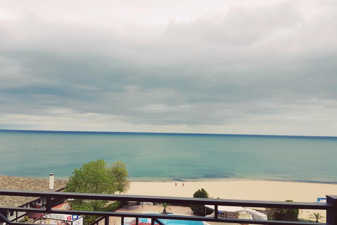 Golden Sands Rentals Apartments Esterno foto
